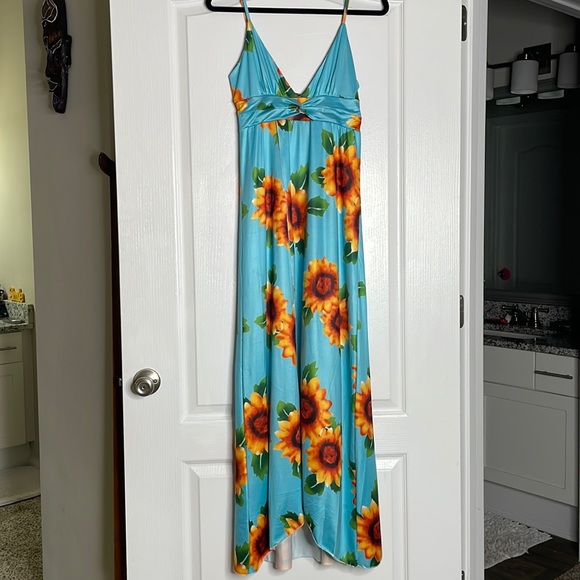 Dresses & Skirts - Blue sunflower Maxi Sundress